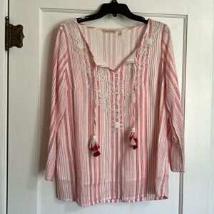 NEOT Soft Surroundings 3/4 sleeve cotton blend top with decorative trim. S